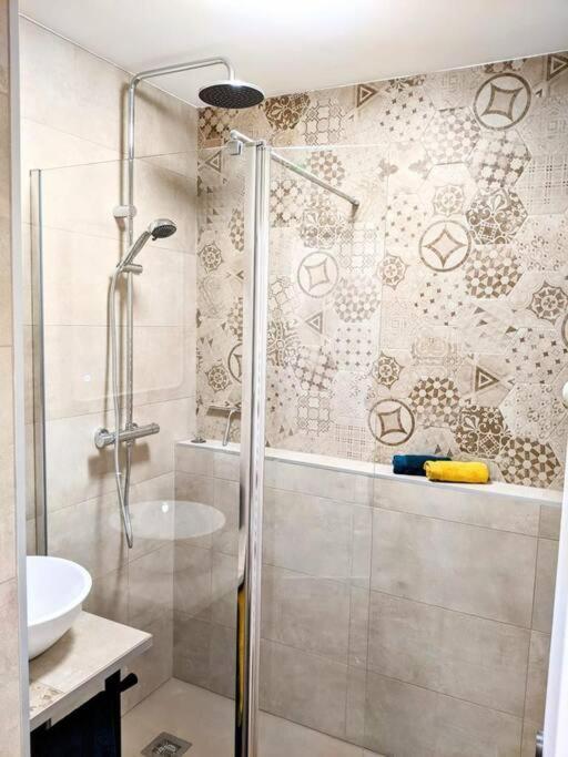 Centre 2-bed & Garage 5min Croisette Apartment Cannes
